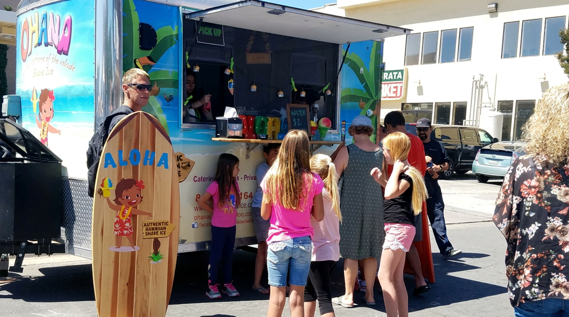 Bring the aloha to your event